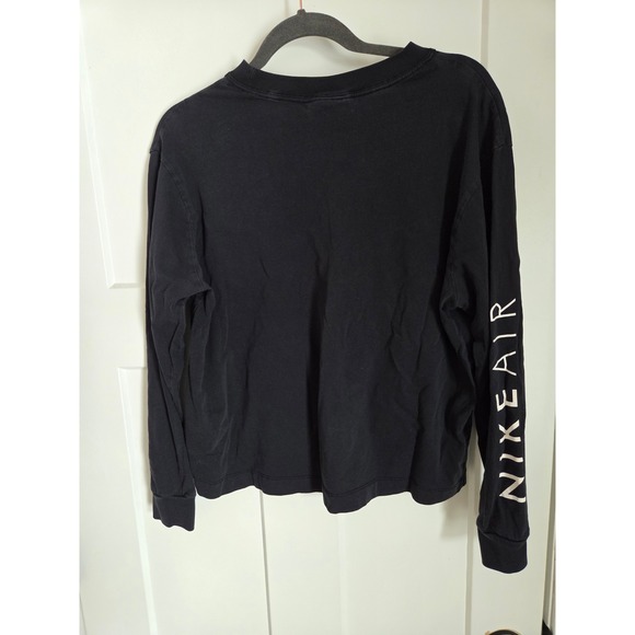 Nike Air Womens Long Sleeve Shirt Black Graphic Logo Cropped Crew Neck Medium - Picture 2 of 3